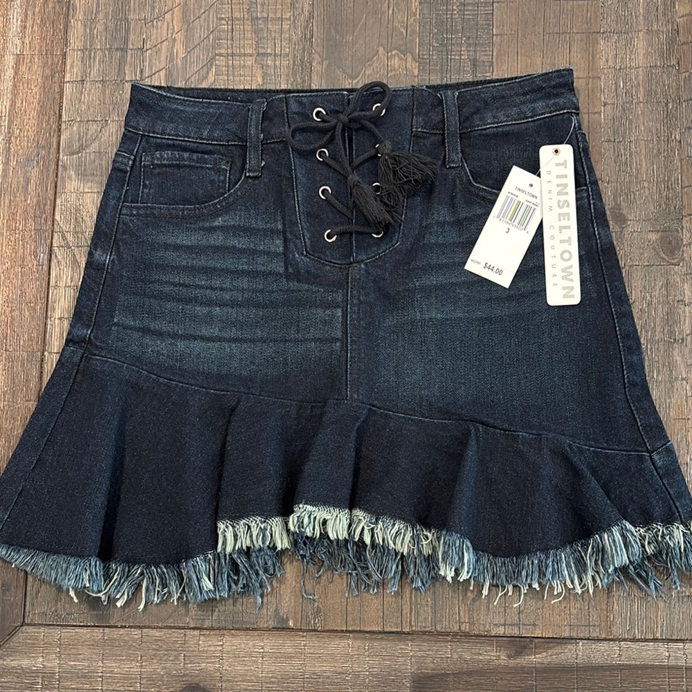 Tinseltown Junior’s Jean Mini Skirt Dark Wash Raw Hem Tie Front NWT 3